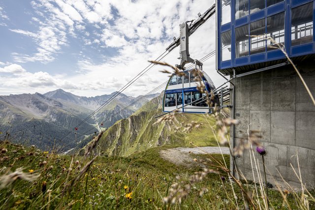 Erste doppelstöckige Seilbahn der Welt